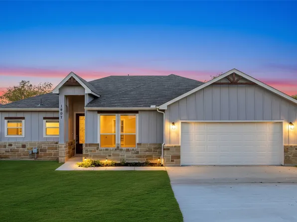 1407 N Rusk St, Weatherford, TX 76086