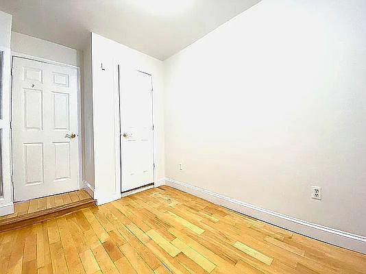 3rd image of 533 W 49th St APT 5FE
