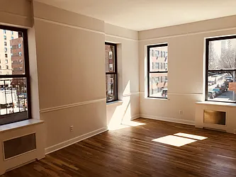 Rented by Metropolis Real Estate of Manhattan