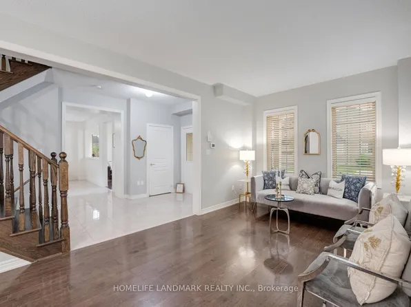 298 W Lawn Cres, Whitchurch Stouffville, ON L4A 1X3