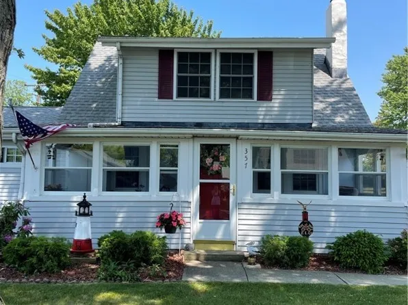 357 Elberta Dr, Vermilion, OH 44089