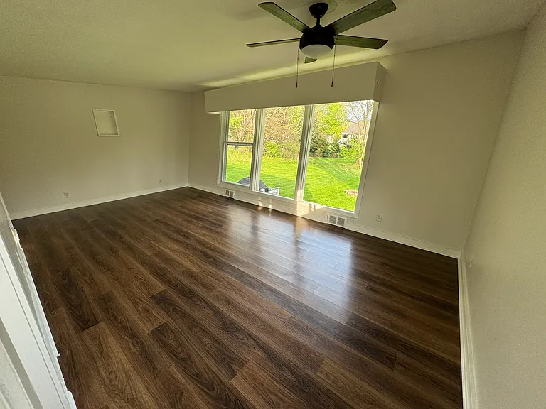 24 Richlee Dr — Photo 7