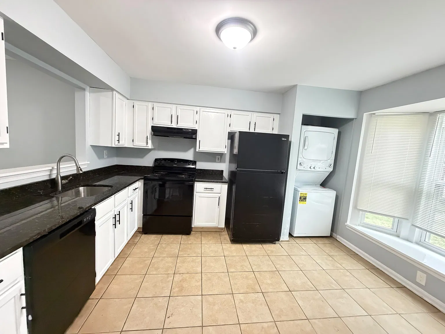 3 bed, 2.5 bath, 1200 sqft, $2,750 — Photo 3
