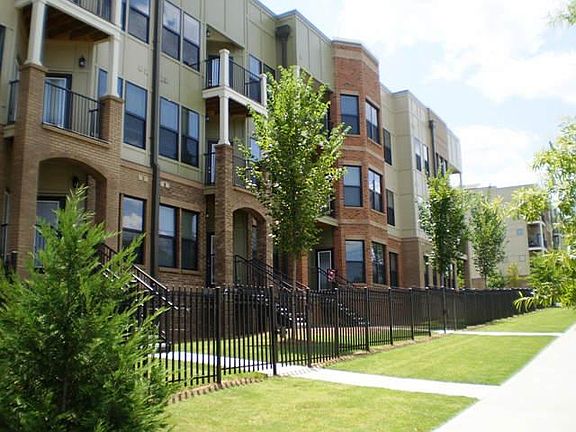 4th image of 898 Oak St SW Unit 1303
