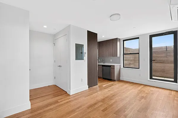 Rented by TorsX Inc | media 19