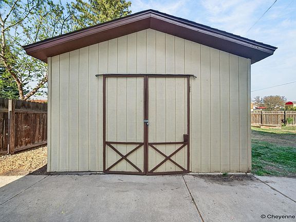 5th image of 4703 Linden Way