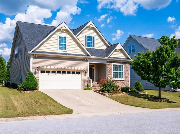 516 Walker Ranch Dr, Fuquay Varina, NC 27526