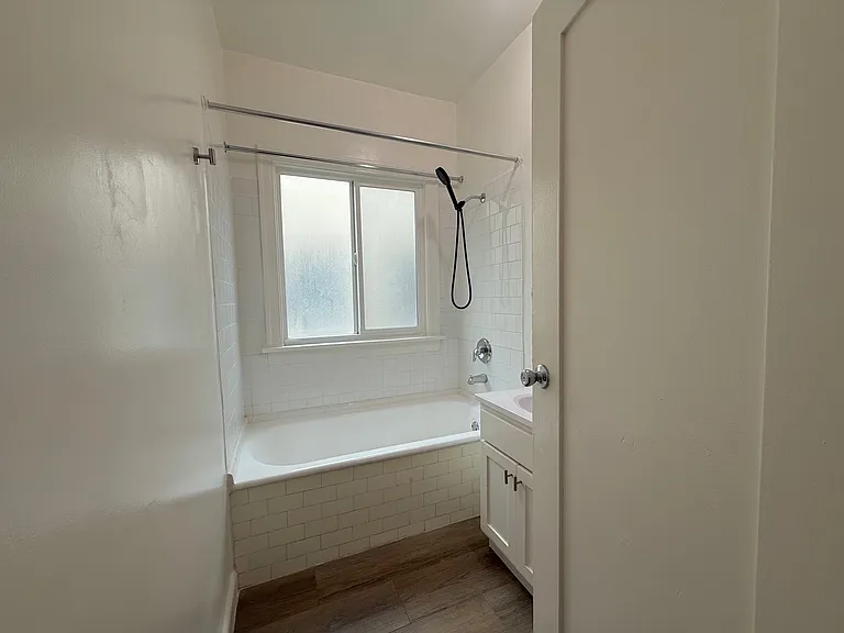 4152 Rosewood Ave #205 — Photo 5