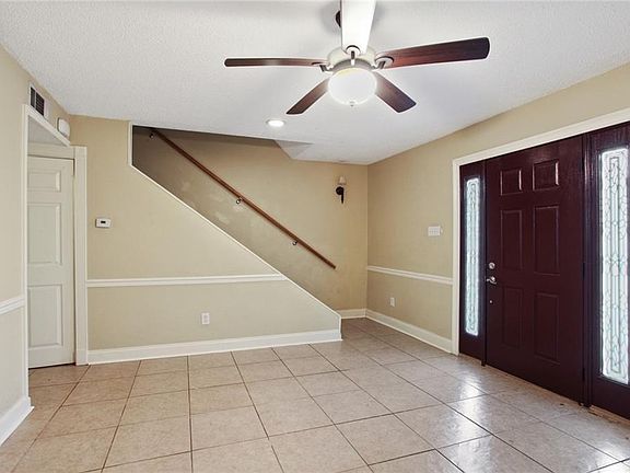 3rd image of 1 Houmas Pl