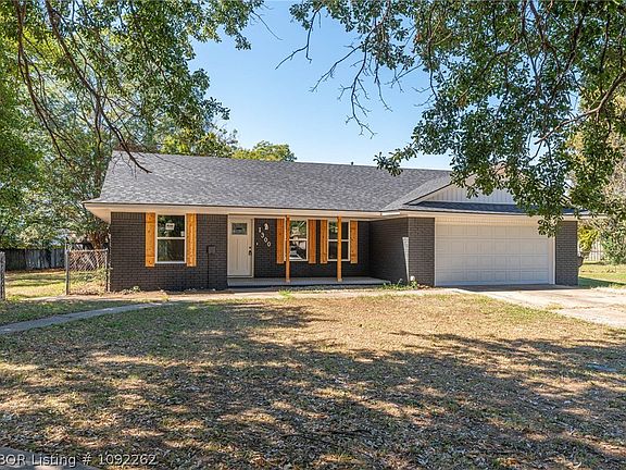 3rd image of 1300 Meadow Cir