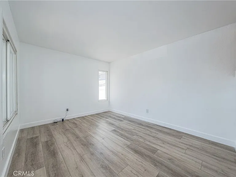 1650 S Campus Ave #17 — Photo 6