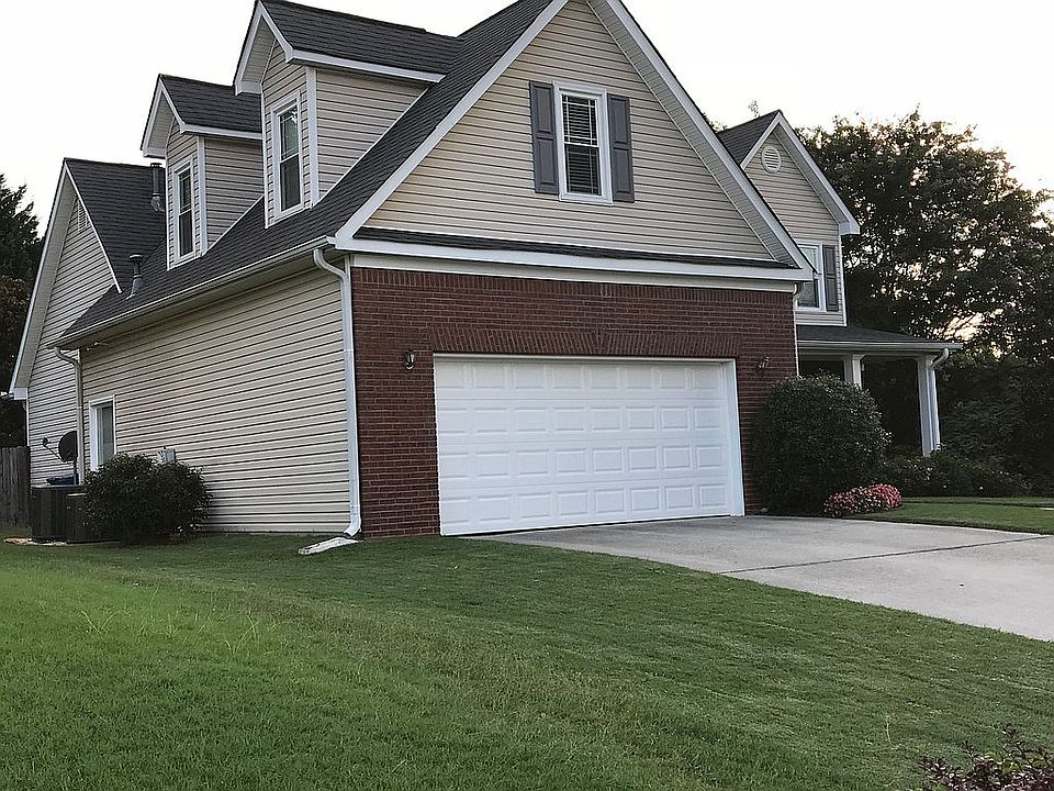 2nd image of 1069 Dixie Belle Ct