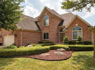 46431 Mariner Dr, Macomb, MI 48044