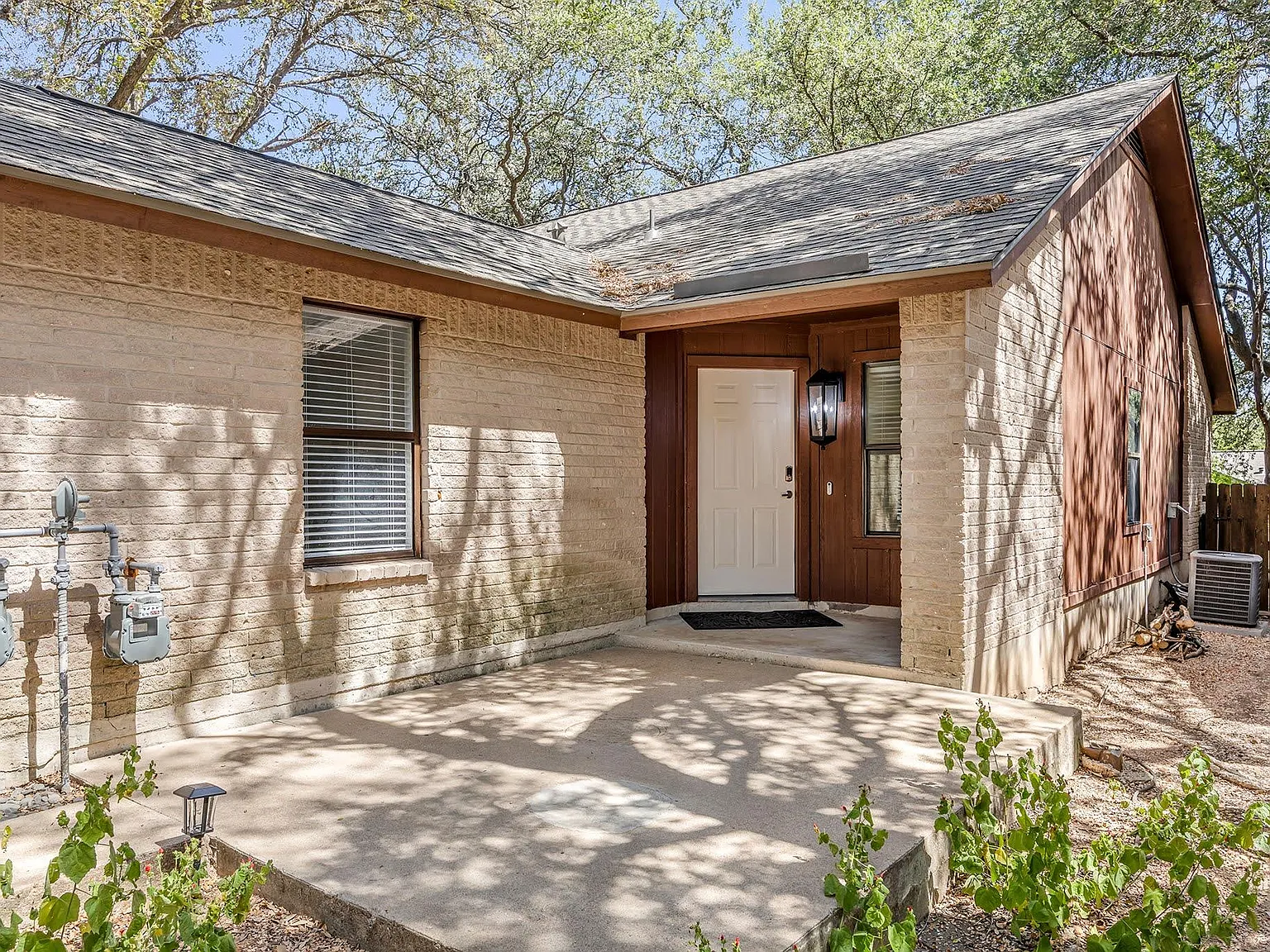 2 bed, 2.0 bath, 966 sqft, $1,800 — Photo 3
