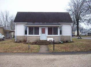 809 A St SE, Linton, IN 47441