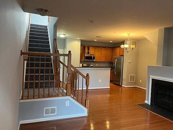 3rd image of 4471 Beacon Grove Cir
