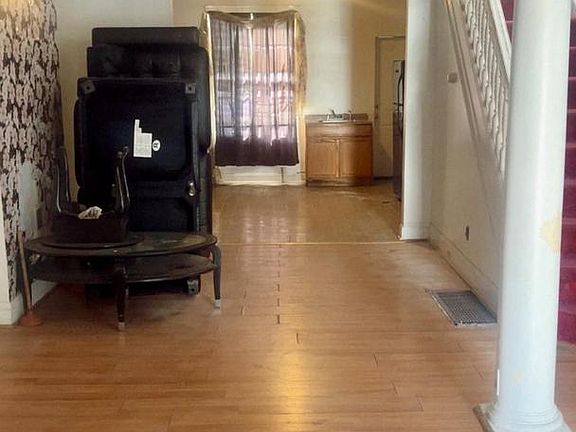 5th image of 2737 W Fairmount Ave