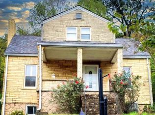 95 Jackson St, Gauley Bridge, WV 25085