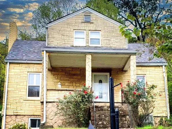 95 Jackson St, Gauley Bridge, WV 25085