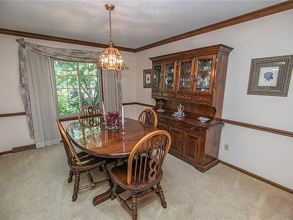 5th image of 17486 Olde Surrey Ct