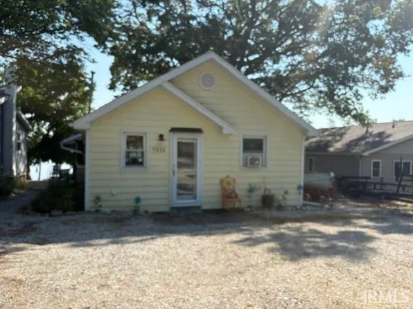 7315 S 20th St E, Wolcottville, IN 46795