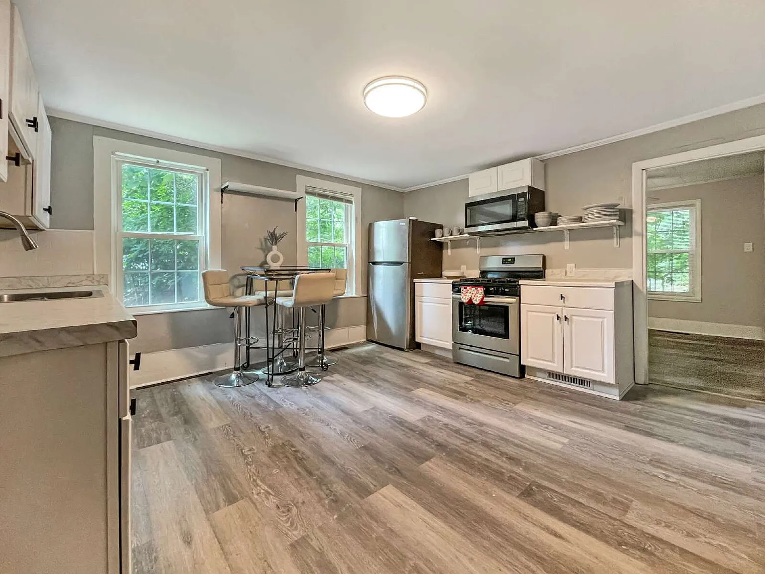 1 bed, 1.0 bath, $1,250 — Photo 4