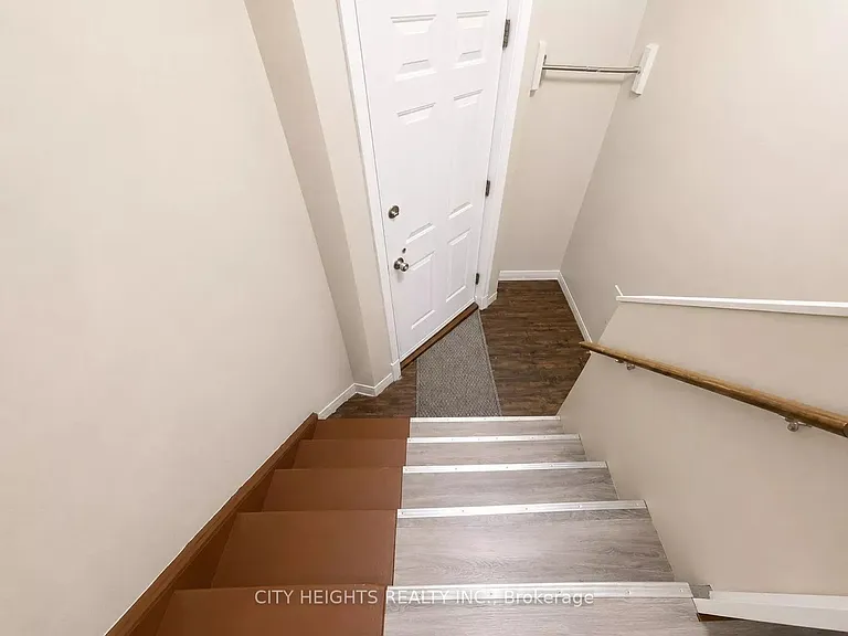 1102 Langlois Ave — Photo 3