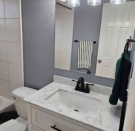 5th image of 155 S Pennsylvania St APT 310