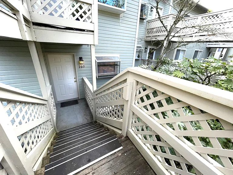 3433 McNary Pkwy #207 — Photo 28