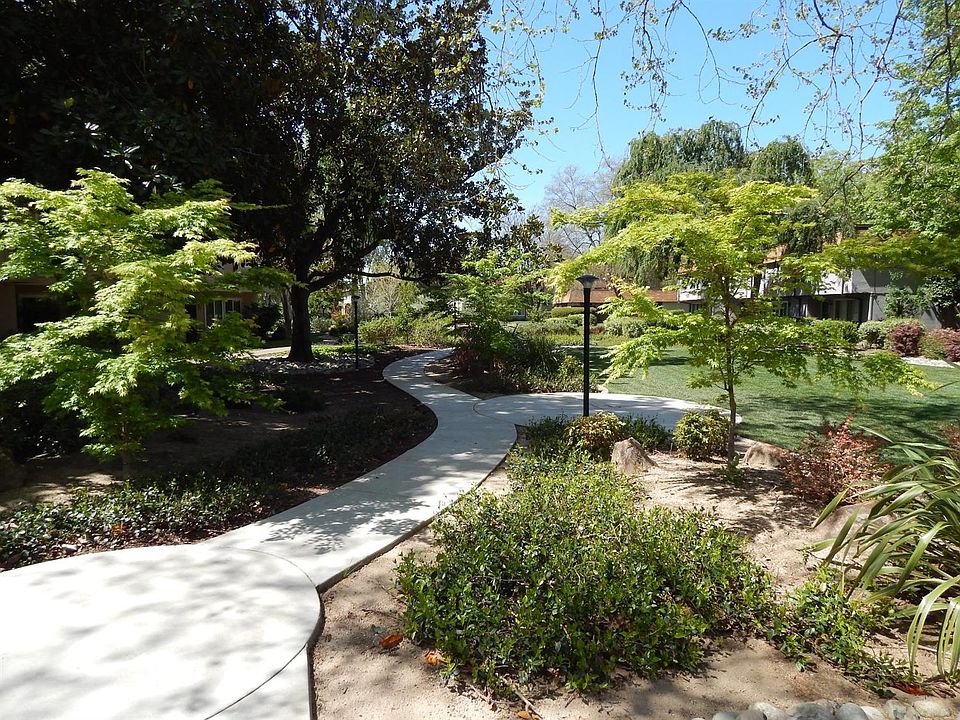 1st image of 8851 Salmon Falls Dr