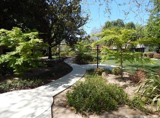8851 Salmon Falls Dr, Sacramento, CA 95826