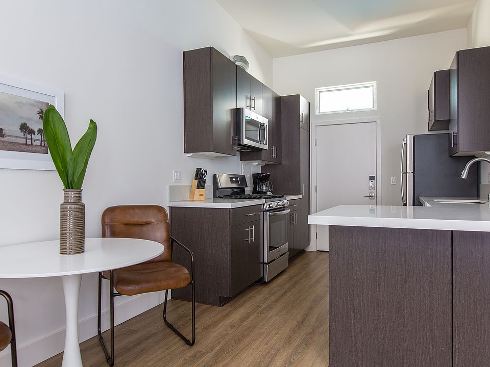2nd image of 1451 State St #303