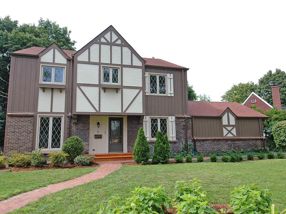 1st image of 28 Golf Ave
