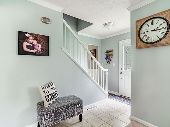 2nd image of 26921 Carriage Ct