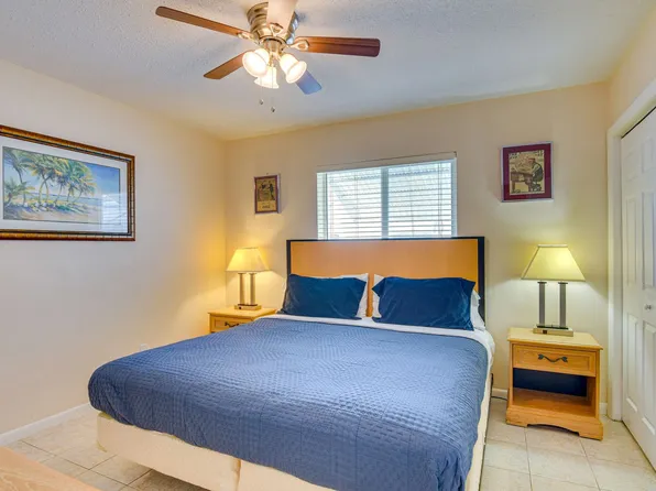 412 NE 4th Ave, Hallandale, FL