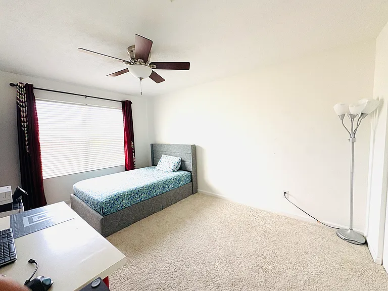 2467 Middle View Dr — Photo 16