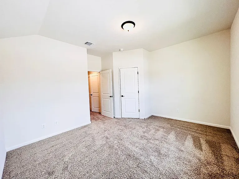 10318 Lynwood Vlg #102 — Photo 8