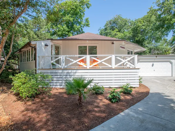 124 Loblolly Dr, Pine Knoll Shores, NC 28512