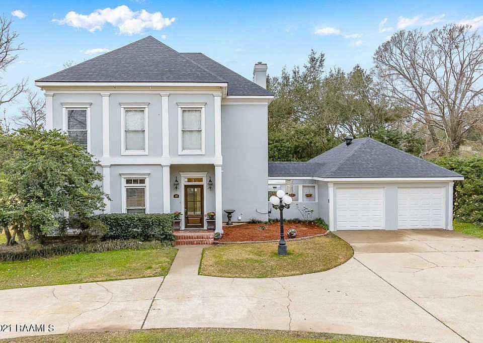 1st image of 221 Bois De Chene Dr