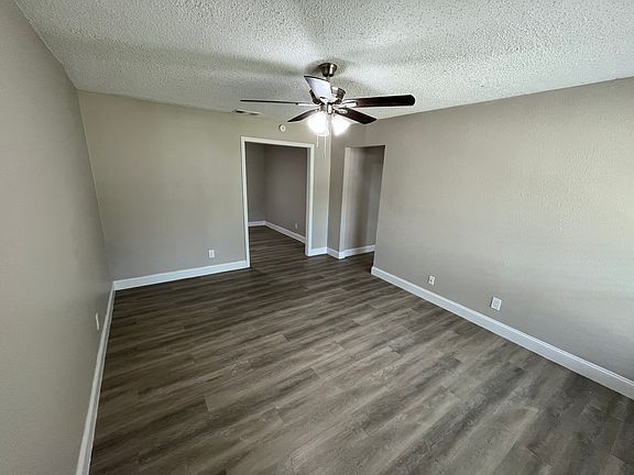 5th image of 1982 Oak Hill Cir