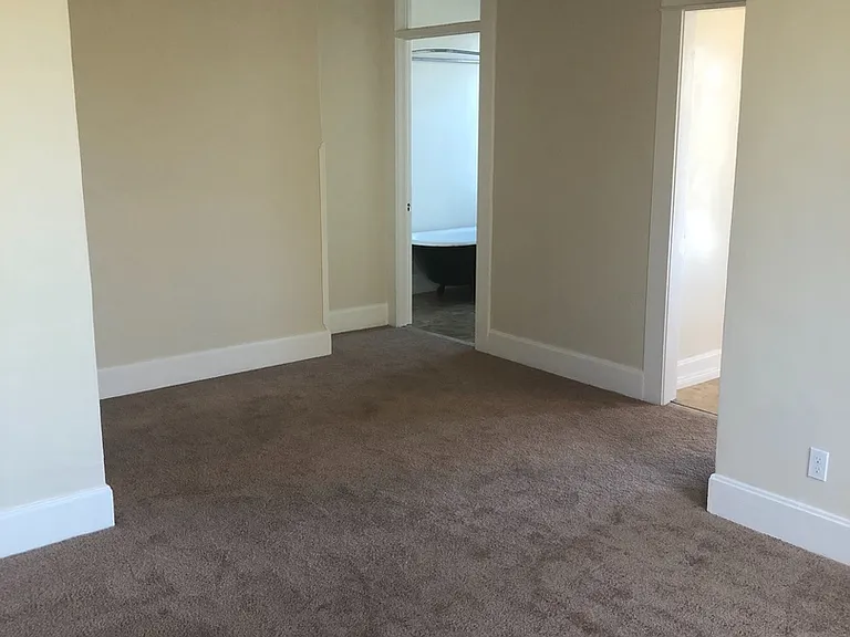 4220 Campus Ave — Photo 4