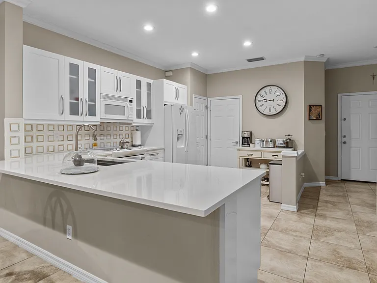 8470 Village Edge Cir #2 — Photo 4