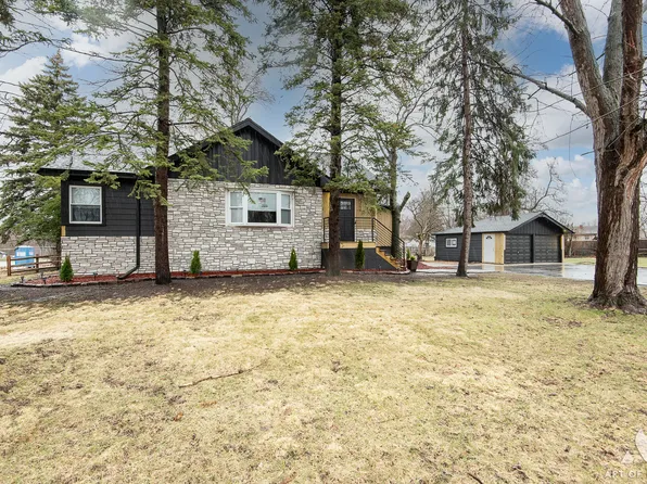 8459 S 85th Ct, Hickory Hills, IL 60457