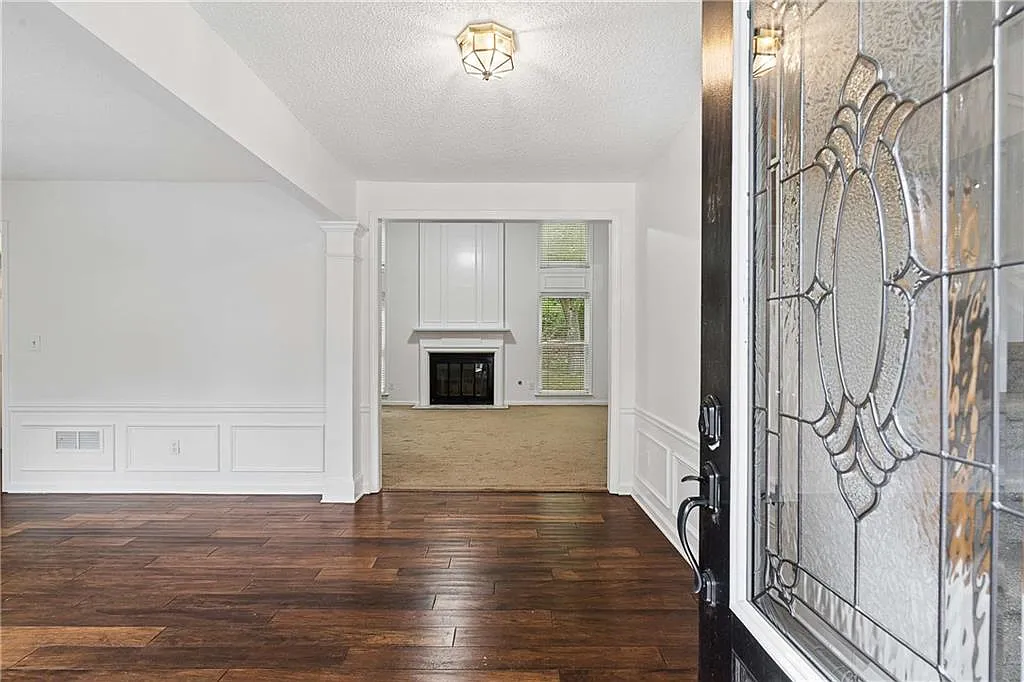 3 bed, 2.5 bath, 1520 sqft, $2,925 — Photo 4