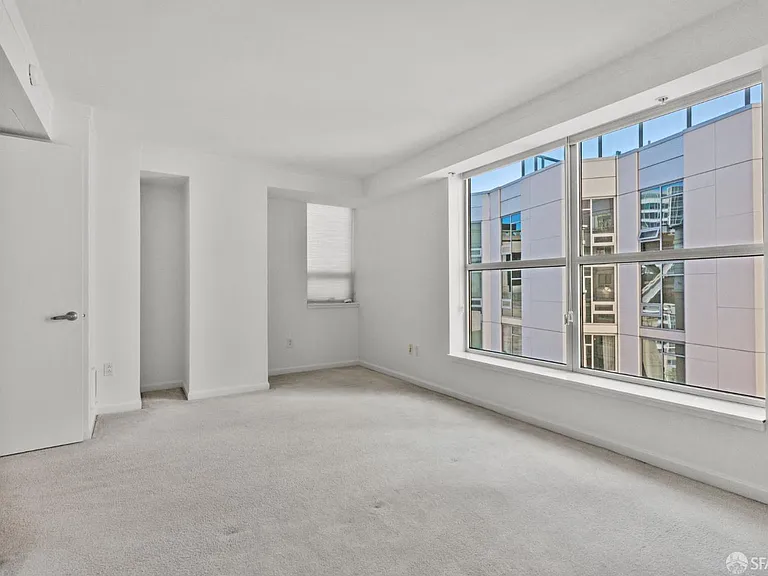 400 Beale St #1310 — Photo 11