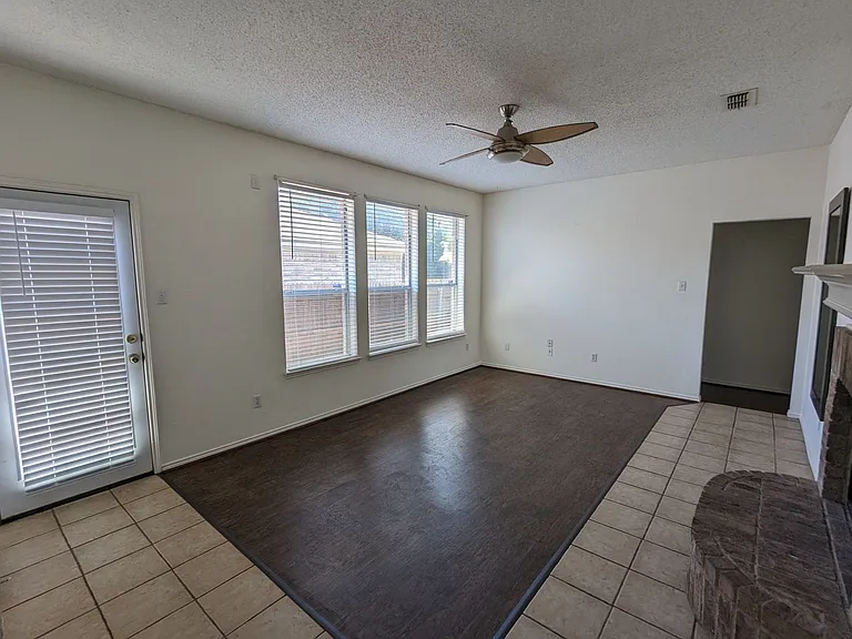 6367 Stonewater Bend Trl — Photo 2