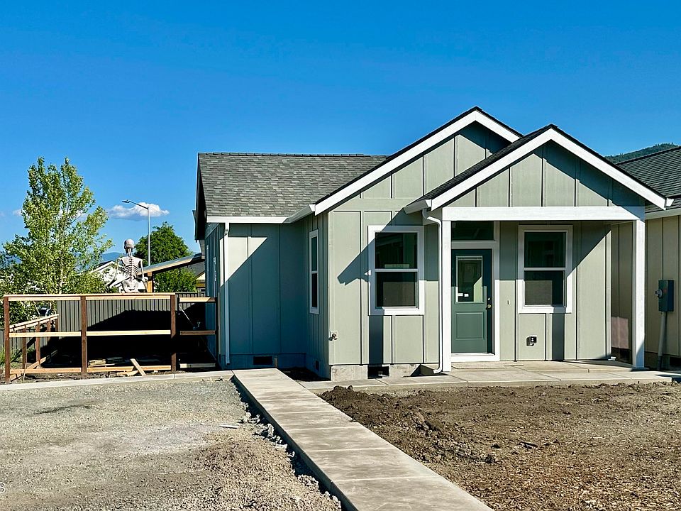 1st image of 210 Gangnes Dr