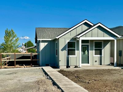 210 Gangnes Dr, Talent, OR, 97540
