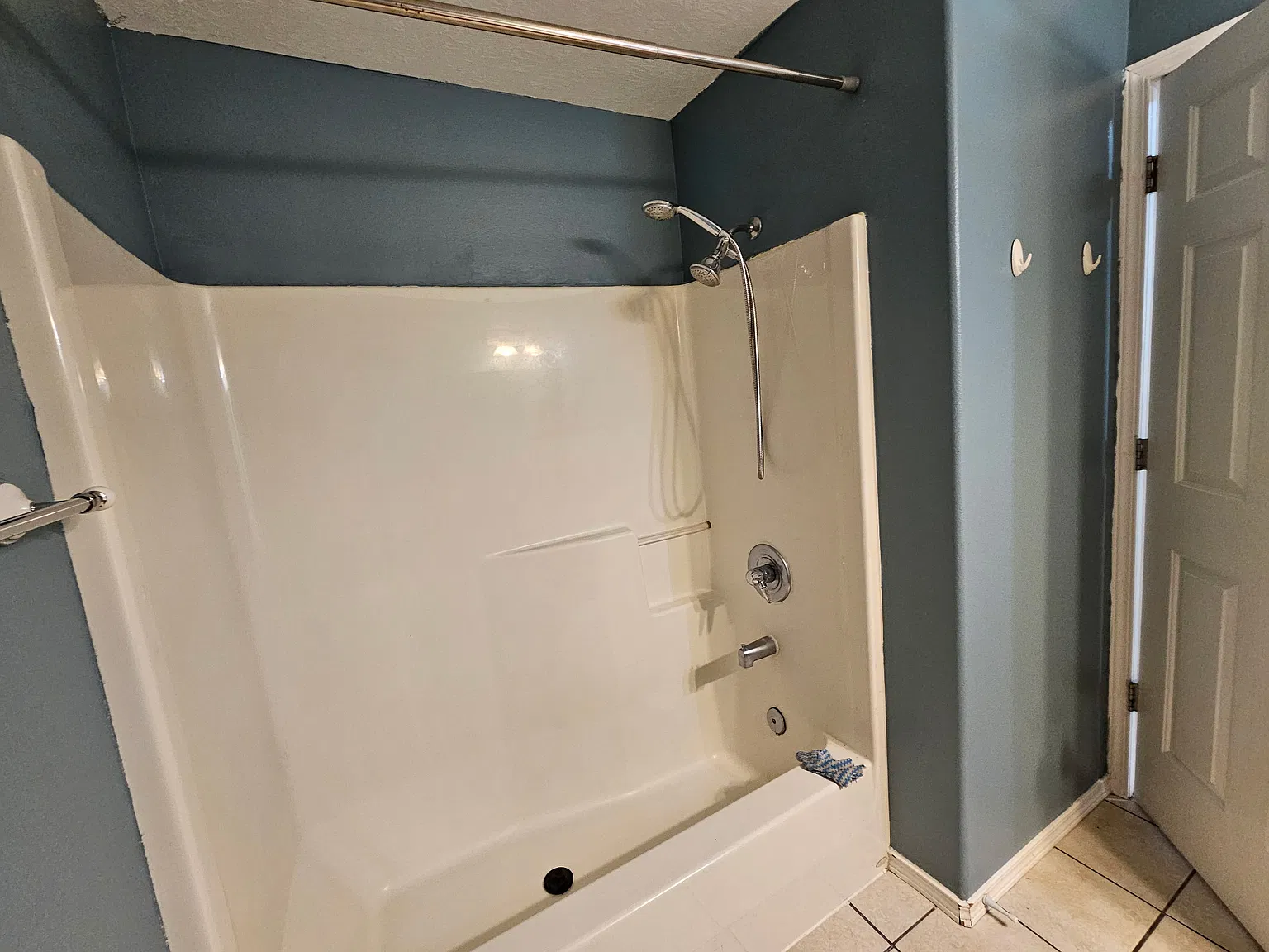 566 Katey Ct NE — Photo 2