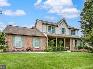 13 Surrey Ln, Mechanicsburg, PA 17050